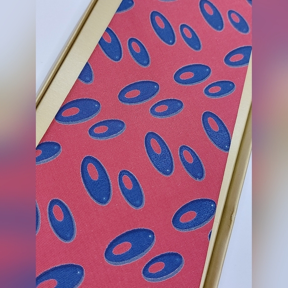 Vintage Red and Blue Hand woven 100% Thai silk Tie in original box - Picture 2 of 5